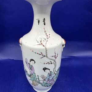 Estate Gorgeous Chinese Hand Painted Porcelain Vase Antique